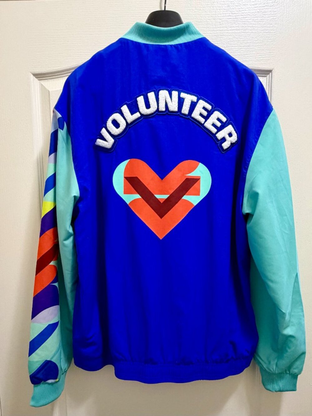 Adidas FIFA World Cup 2026 Volunteer Jacket LA26 Soccer Official - Picture 3 of 4